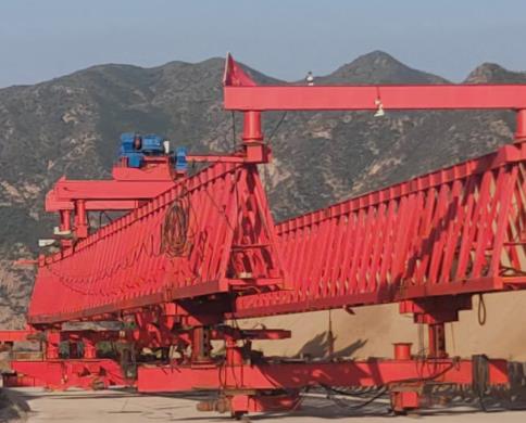 GYLQ200T-40M自平衡過(guò)跨架橋機(jī)在使用時(shí)有哪些優(yōu)點(diǎn)呢？