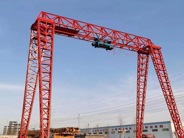 如何評估龍門吊作業現場的安全風險？